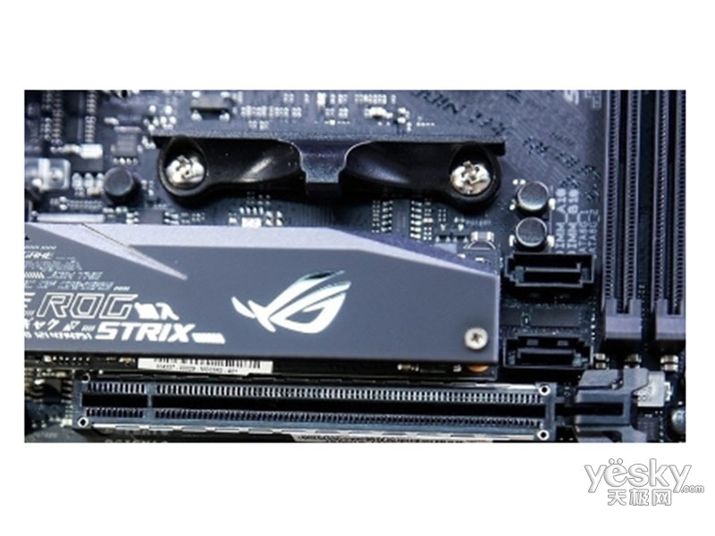 华硕rog strix b450-i gaming 整体外观 第3张(共21张)