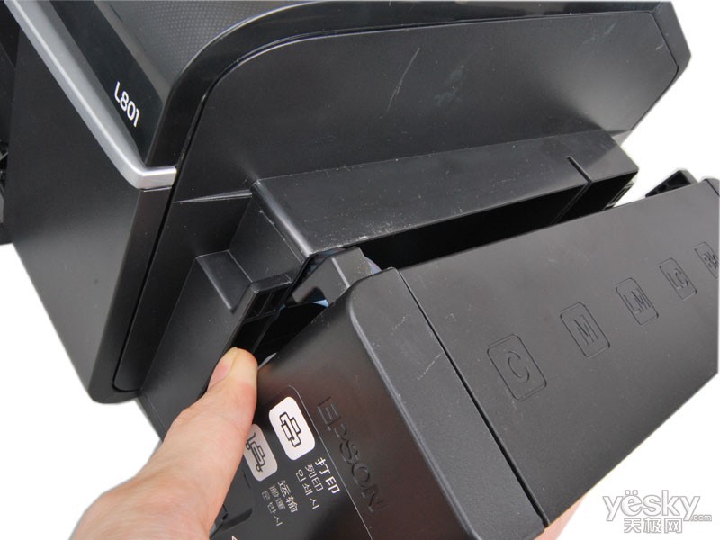 ������L801