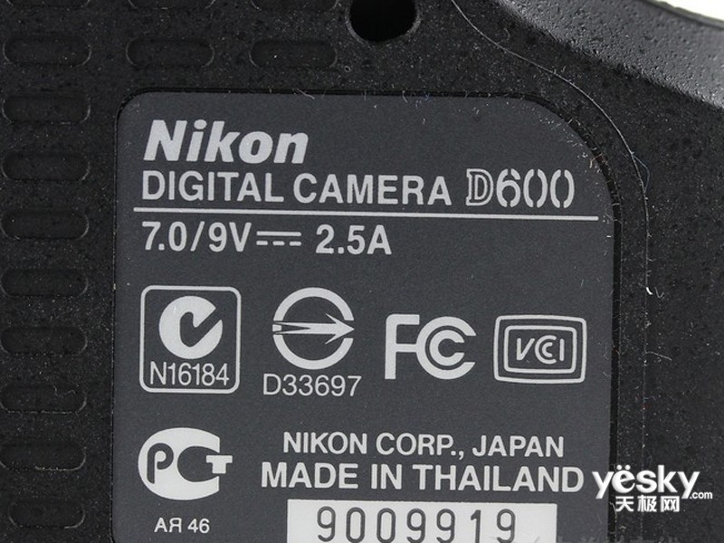 ῵D600