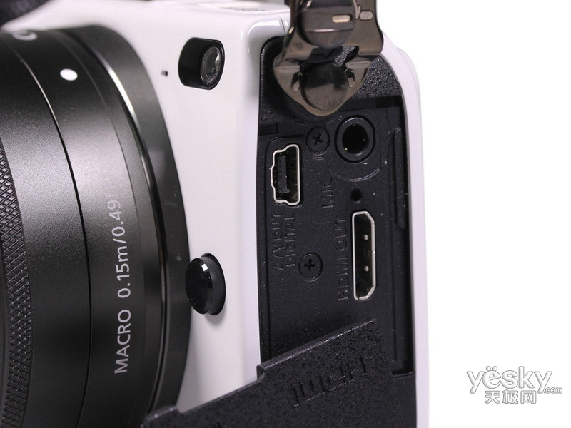 ����EOS M2�׻�(EF-M 18-55mm��90EX�����)