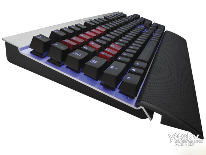 海盗船k70红轴机械键盘