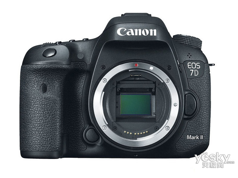 ����7D Mark II�׻�(18-135mm STM)