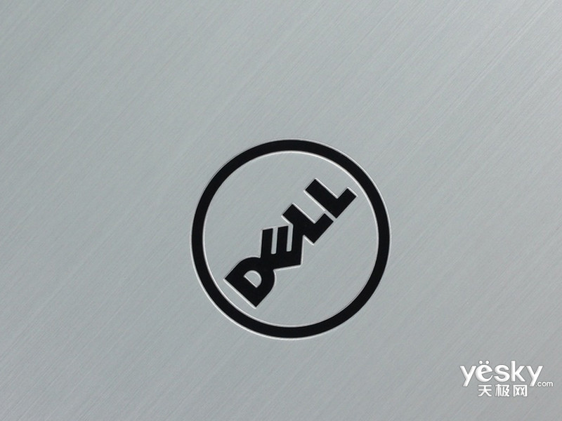 ����Inspiron ��Խ 15 5000ϵ�г��ʰ� �ǹ���(INS15UD-2528S)