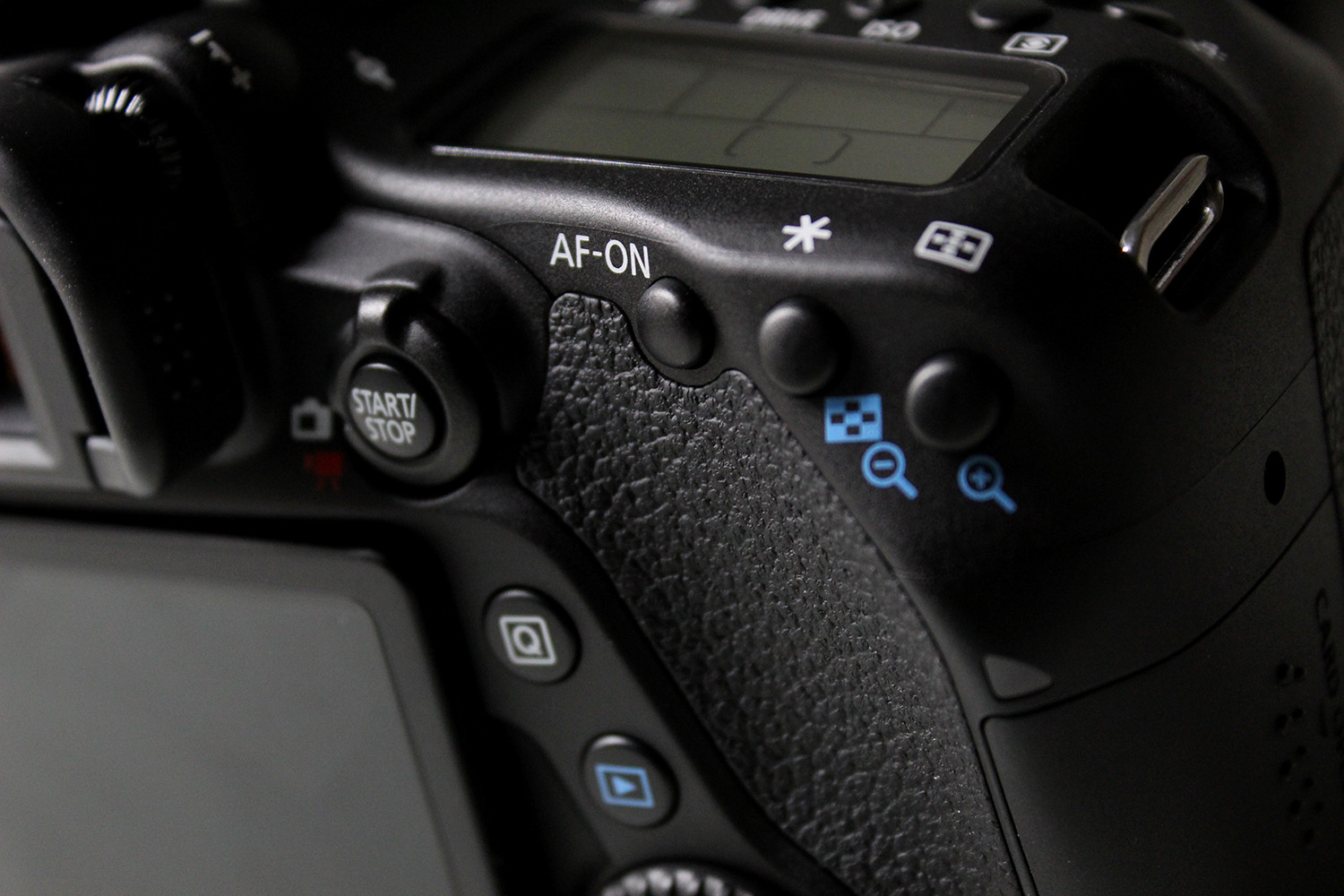 ����80D�׻�(EF-S 18-135mm IS USM)