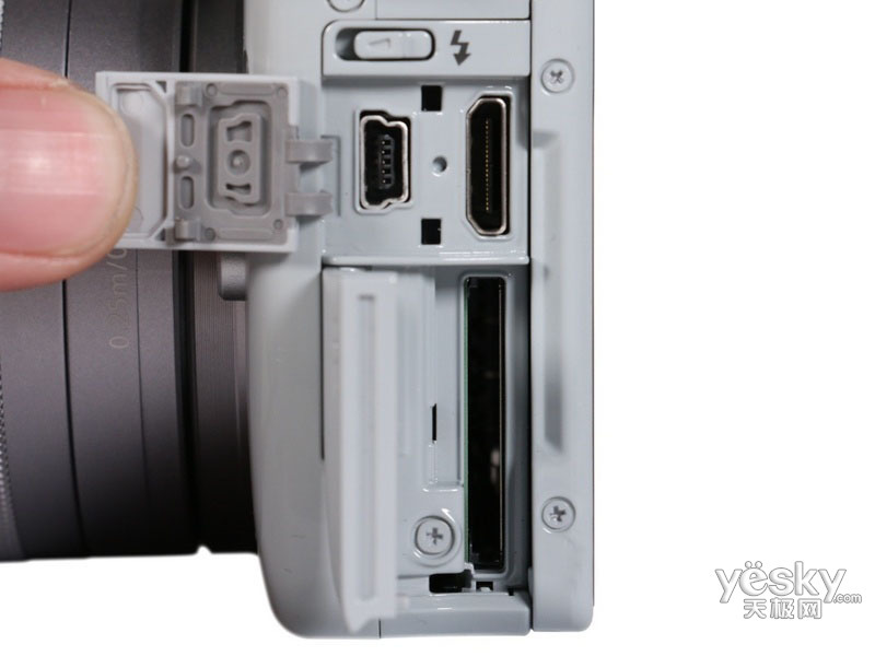 ����EOS M10(15-45mm��55-200mm)