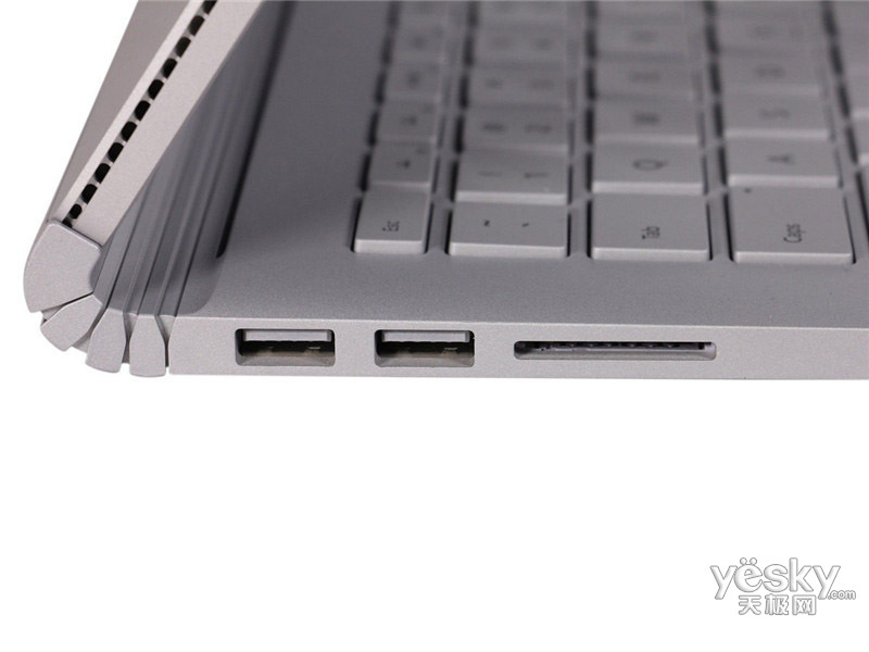 ΢Surface Book(i5/8GB/256GB/)