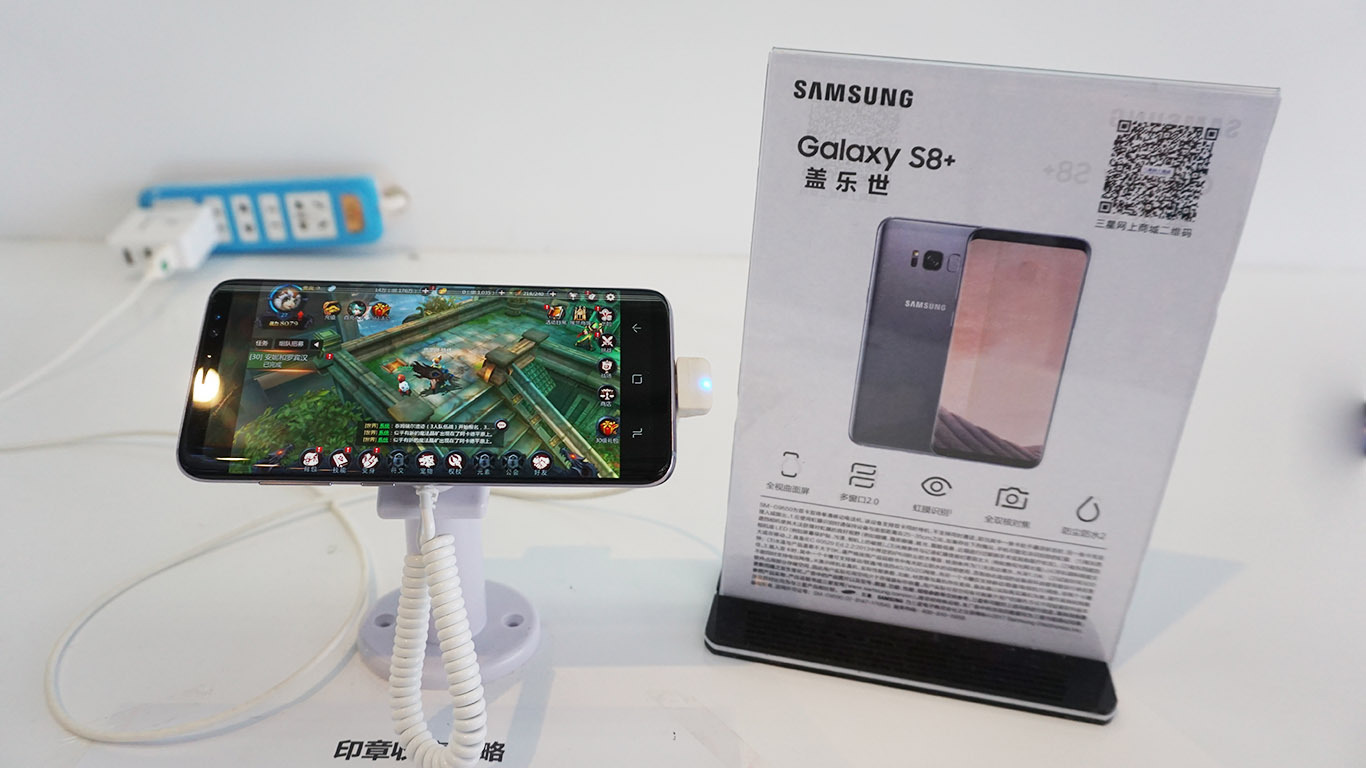 ����s8