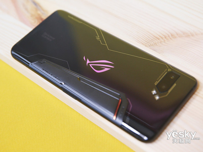 华硕rog游戏手机2(12gb/1tb/全网通)