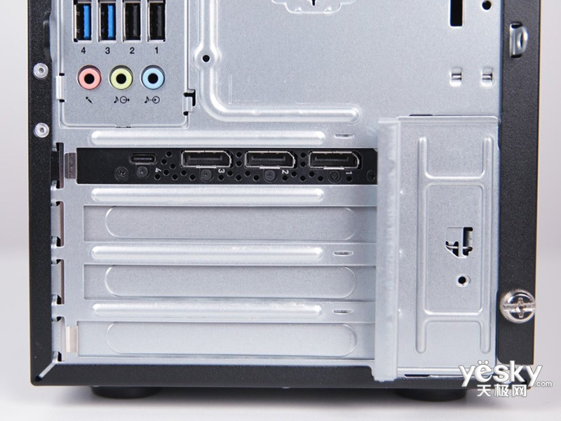 ����ThinkStation P520C