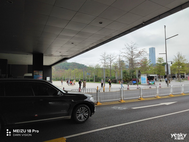 ����18 Pro(8GB/256GB/5G��)