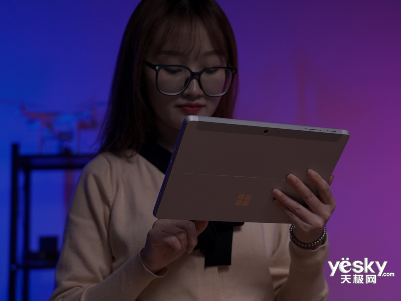 ΢��Surface Go 3(i3 10100Y/8GB/128GB/����)