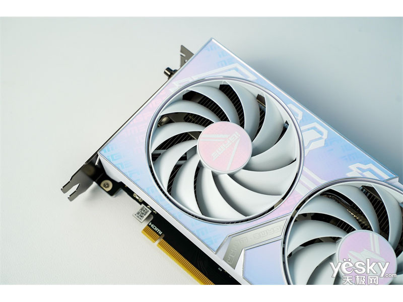 ߲ʺiGame GeForce RTX 4060 Ultra W OC 8GB